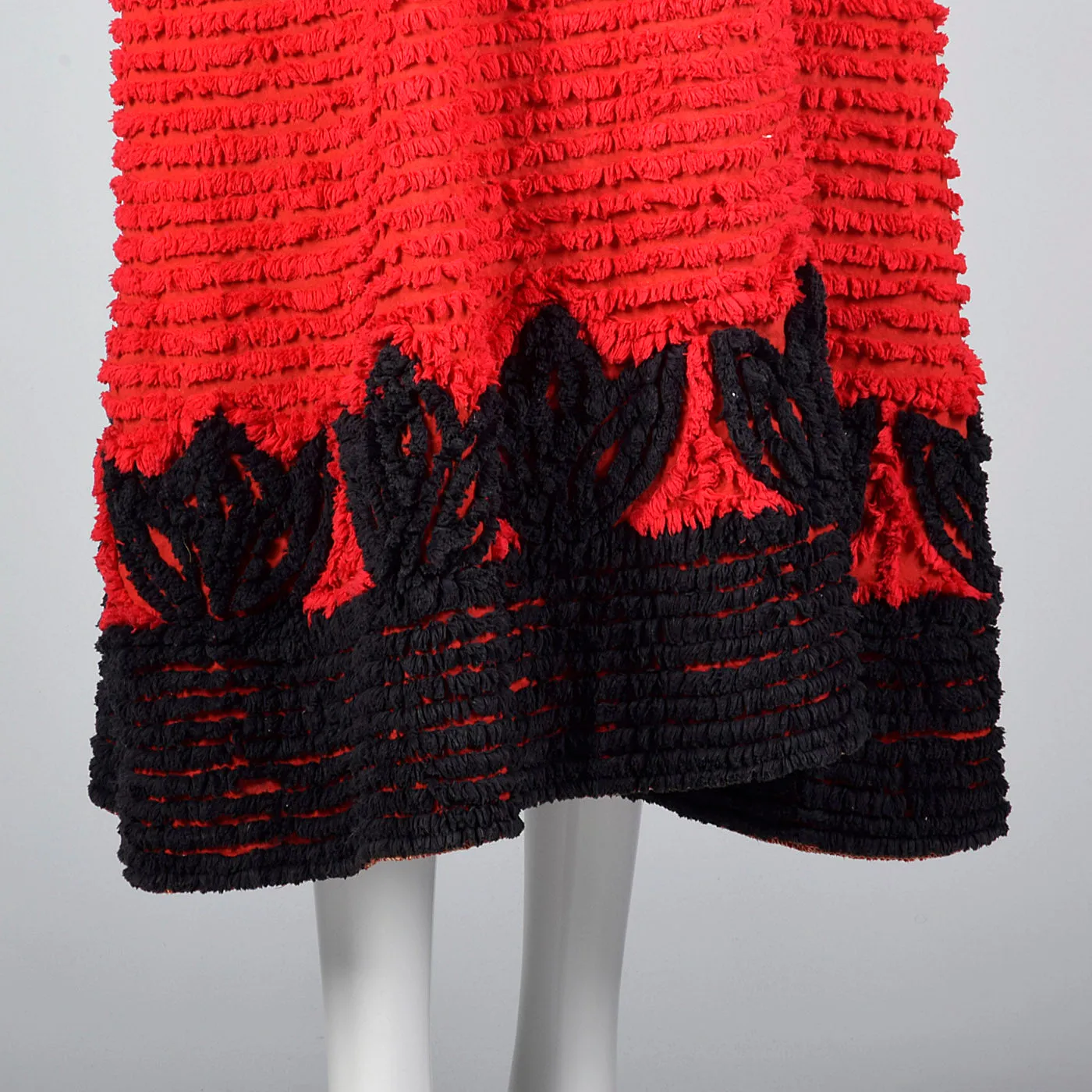 1930s Red and Black Chenille Robe