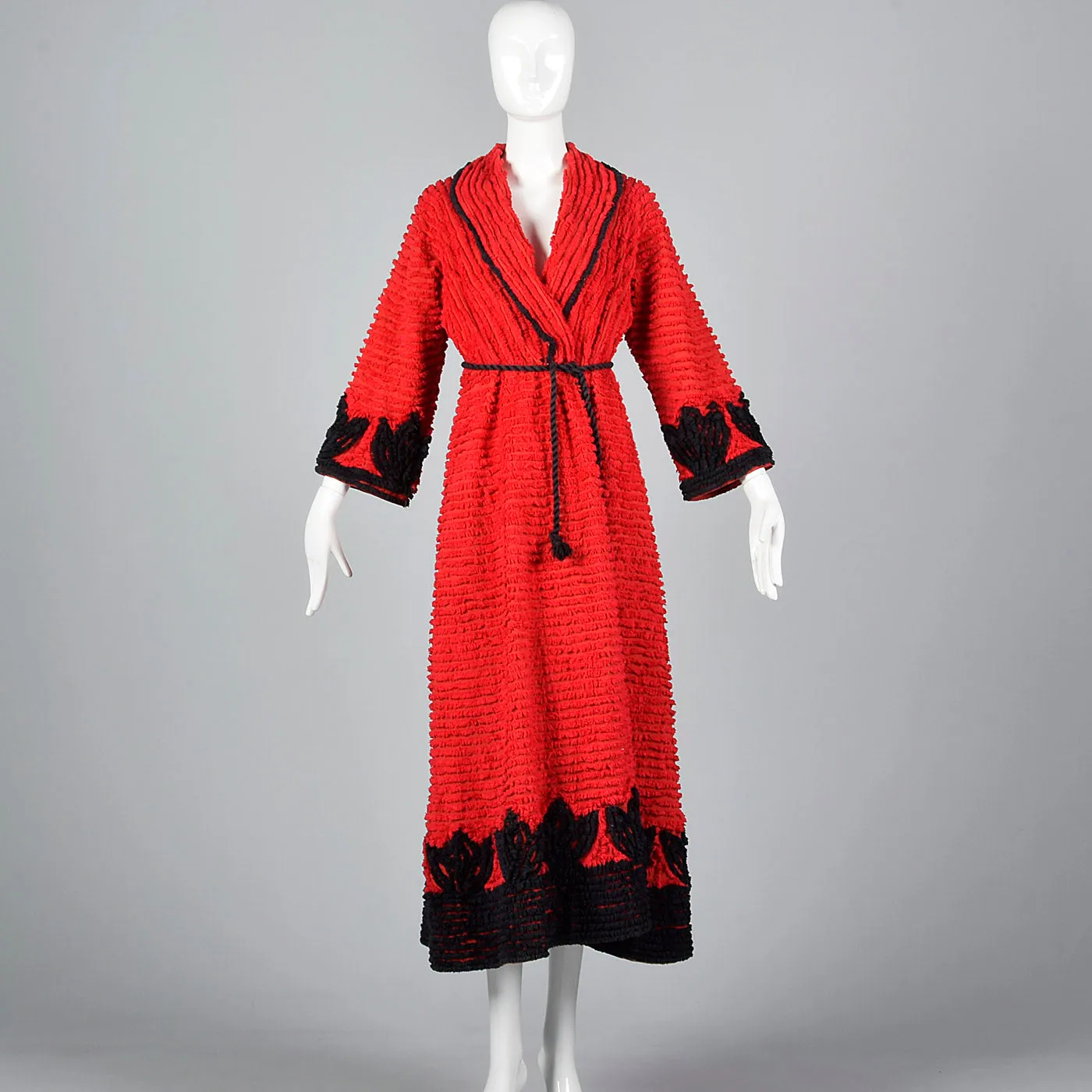 1930s Red and Black Chenille Robe