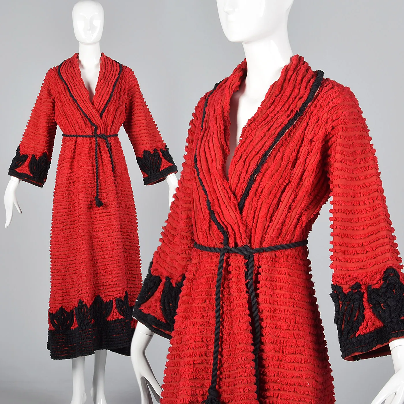 1930s Red and Black Chenille Robe