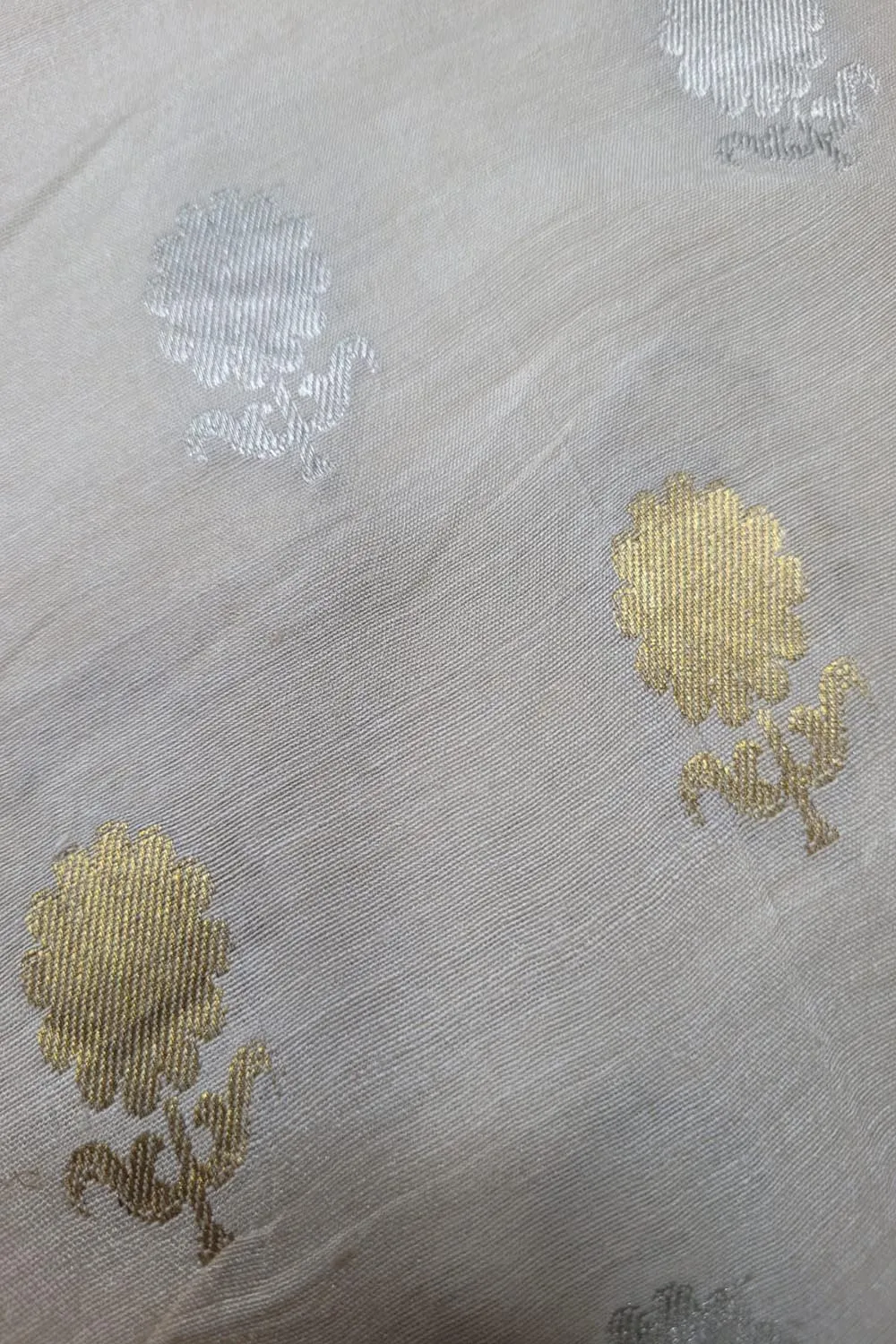 Dyeable Banarasi Handloom Pure Moonga Silk Sona Roopa Fabric ( 2.5 Mtr )